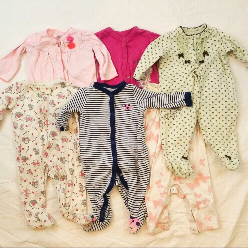 Lot of 6 long sleeve footed body suits outfits 6mo